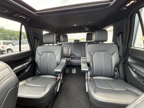 Used 2024 Ford Expedition Platinum AWD/4WD image 26