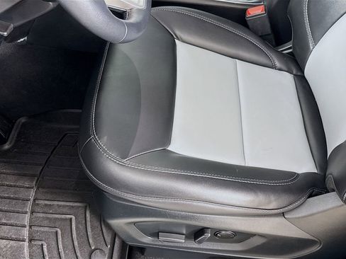 Used 2023 Ford Explorer XLT w/ Equipment Group 202A image 18