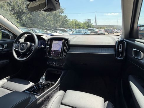 Certified 2026 Volvo XC40 B5 Plus AWD/4WD image 13