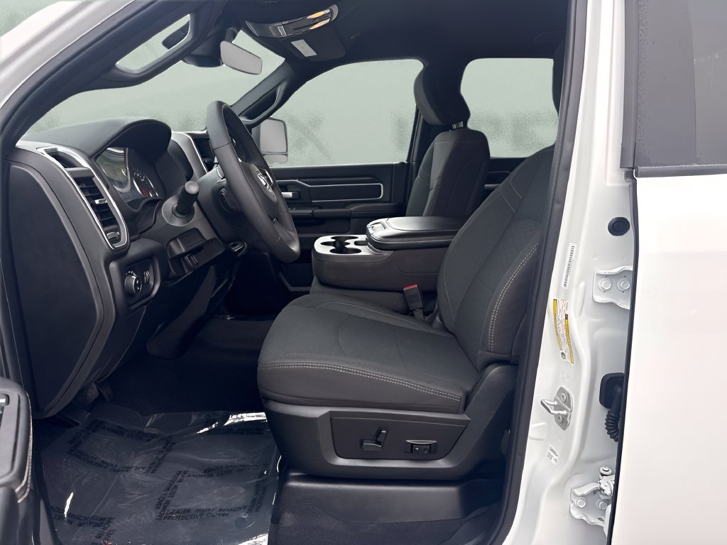 Used 2025 RAM 2500 Big Horn AWD/4WD image 9