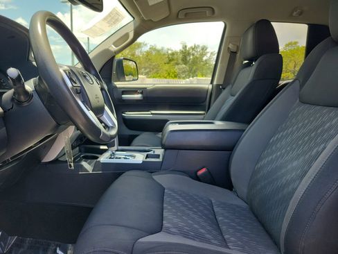 Used 2021 Toyota Tundra SR5 w/ SR5 Upgrade Package AWD/4WD image 25