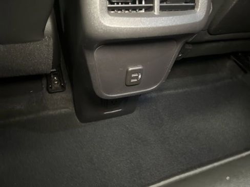 Used 2024 GMC Terrain SLT image 55