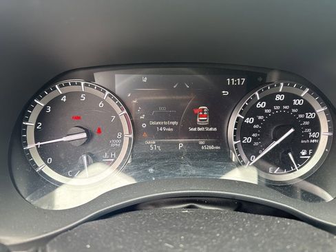 Used 2021 Toyota Highlander XLE image 6