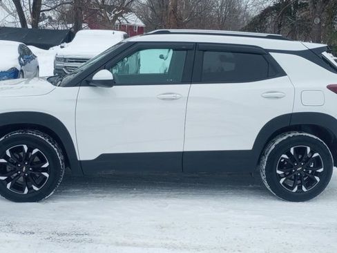 Used 2022 Chevrolet TrailBlazer LT w/ Driver Confidence Package image 4