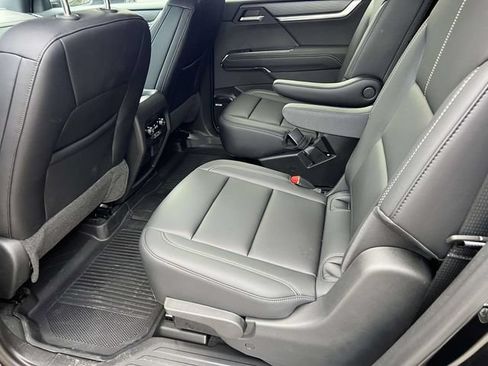 Used 2026 GMC Acadia Elevation w/ Elevation Premium Package AWD/4WD image 11