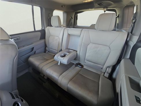 Used 2014 Honda Pilot LX image 9