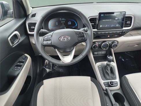 New 2026 Hyundai Venue SEL FWD image 11