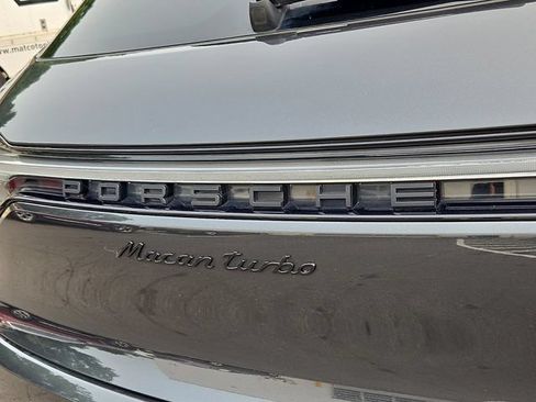 Used 2021 Porsche Macan Turbo AWD/4WD image 33