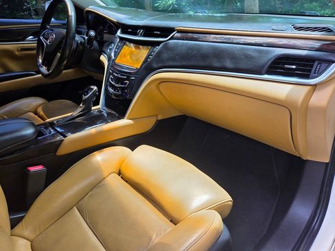 Used 2014 Cadillac XTS Luxury FWD image 9