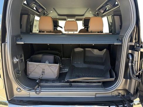New 2026 Land Rover Defender 110 X-Dynamic SE AWD/4WD image 18