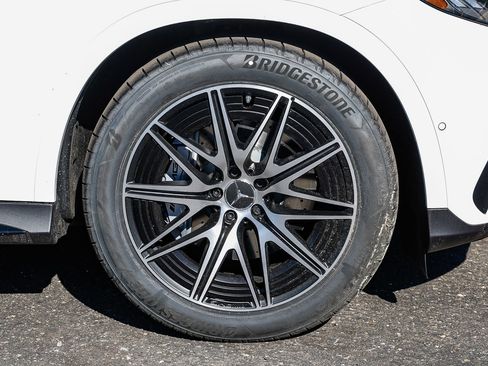 New 2026 Mercedes-Benz GLC 43 AMG 4MATIC image 9
