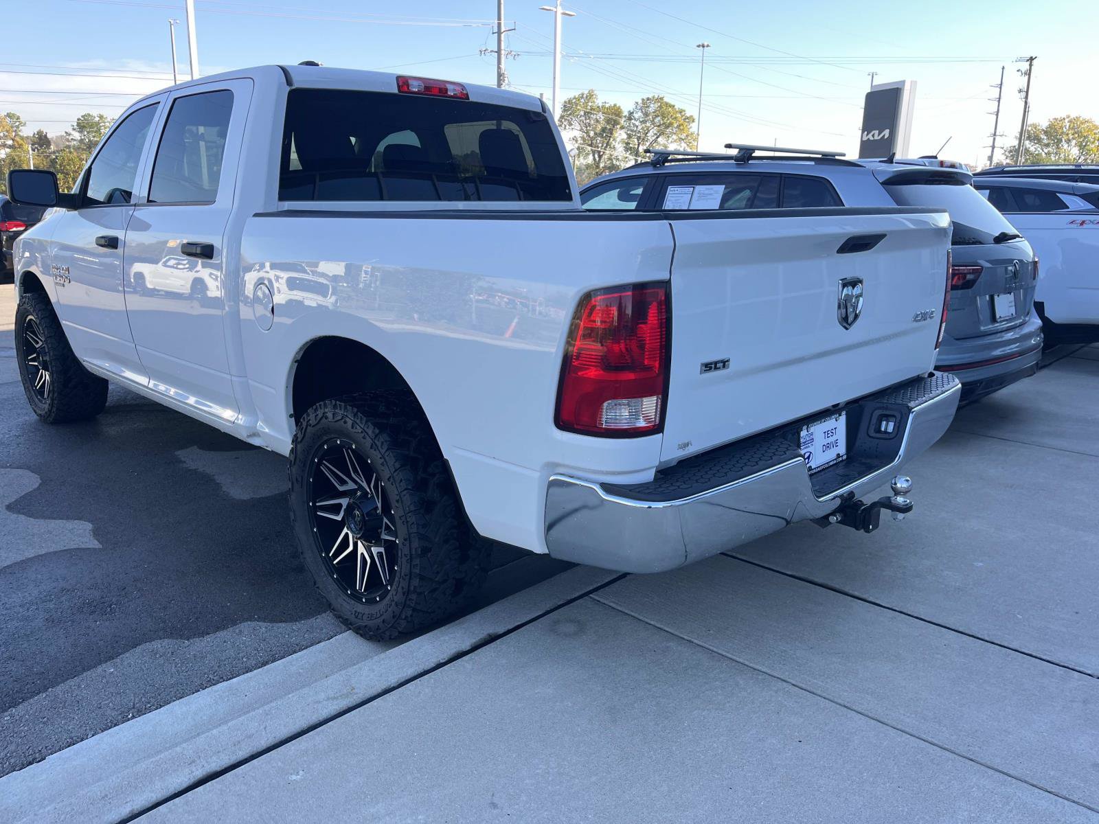 Used 2022 RAM 1500 Classic SLT AWD/4WD image 4
