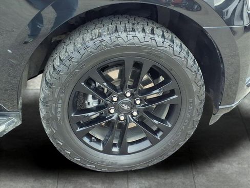 Used 2022 Ford Expedition Max XLT image 6