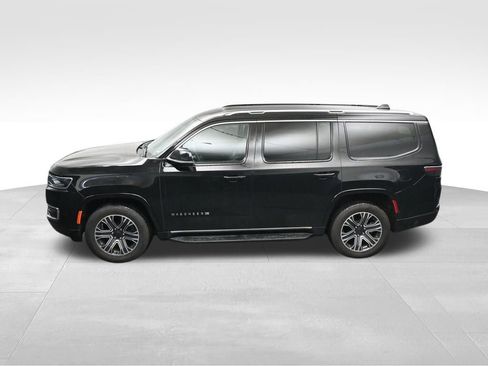 Used 2024 Jeep Wagoneer Series II w/ Flexible Seating Group RWD image 19