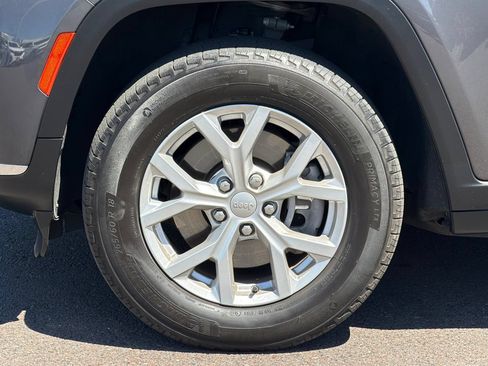Used 2023 Jeep Grand Cherokee L Limited AWD/4WD image 28
