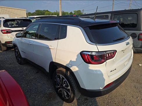 Used 2023 Jeep Compass Limited AWD/4WD image 3