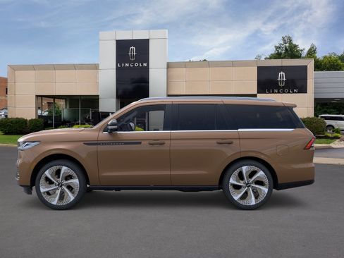 New 2026 Lincoln Navigator Black Label AWD/4WD image 4