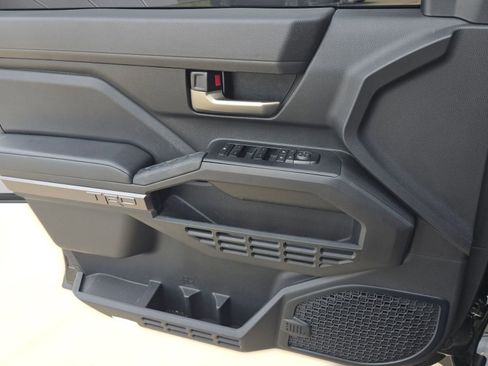 Used 2024 Toyota Tacoma TRD Off-Road w/ TRD Off Road Premium Package image 9