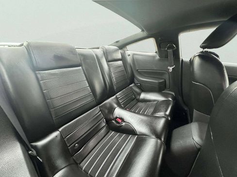 Used 2006 Ford Mustang GT RWD image 12