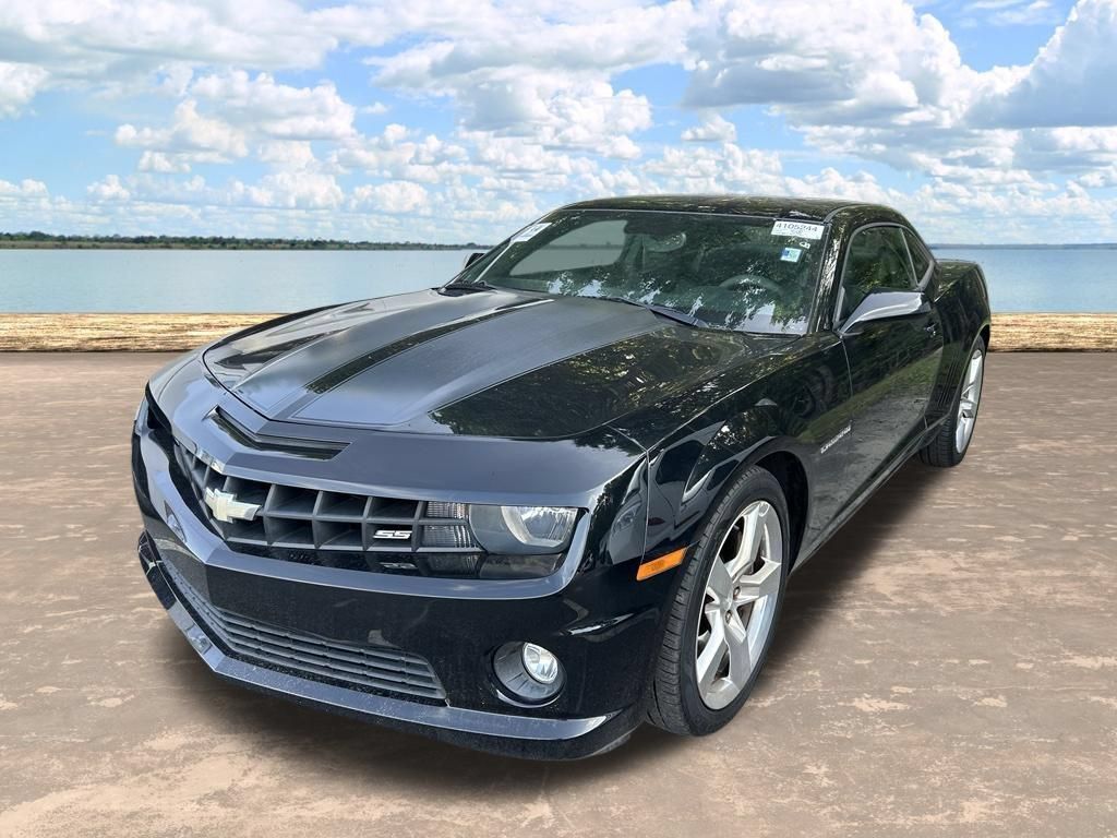 Used 2010 Chevrolet Camaro SS RWD image 4