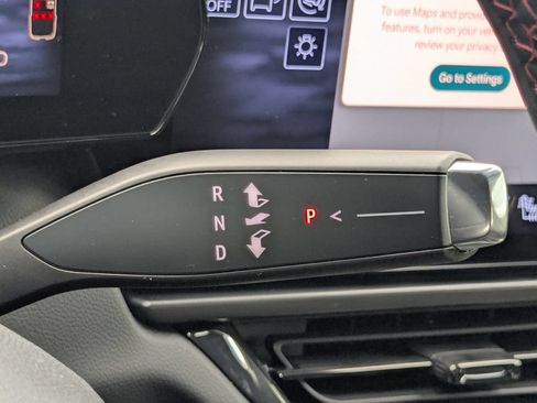 Certified 2024 Chevrolet Equinox EV RS FWD image 36
