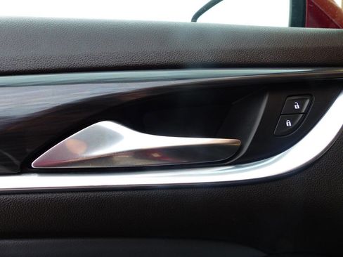 Used 2022 Buick Enclave Essence w/ Sport Touring Edition image 18