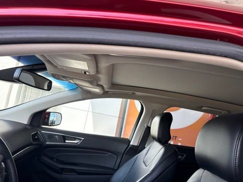 Used 2018 Ford Edge Titanium w/ Equipment Group 301A AWD/4WD image 17