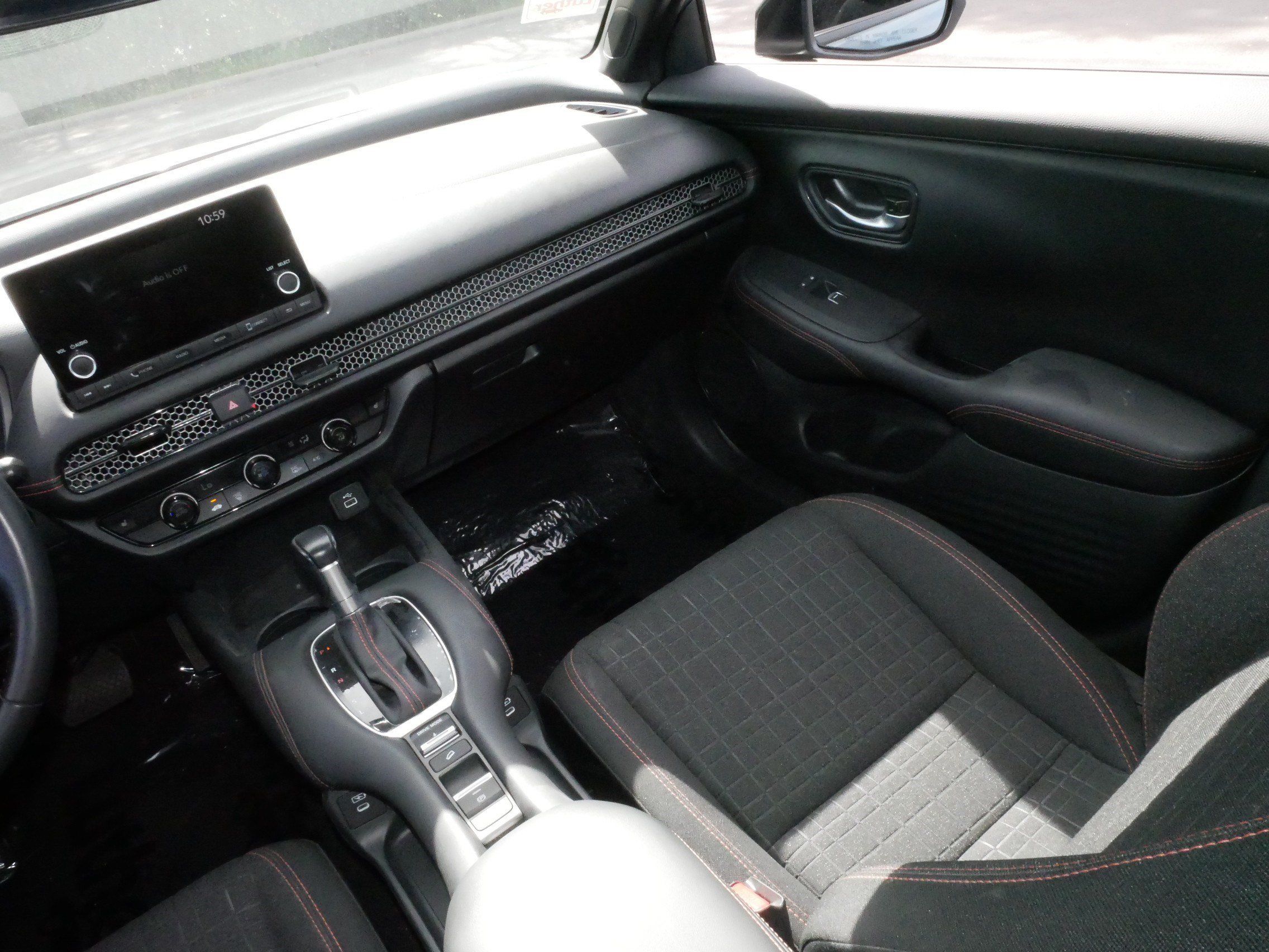 Certified 2025 Honda HR-V Sport image 11