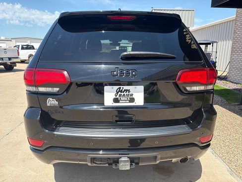 Used 2020 Jeep Grand Cherokee Altitude AWD/4WD image 10