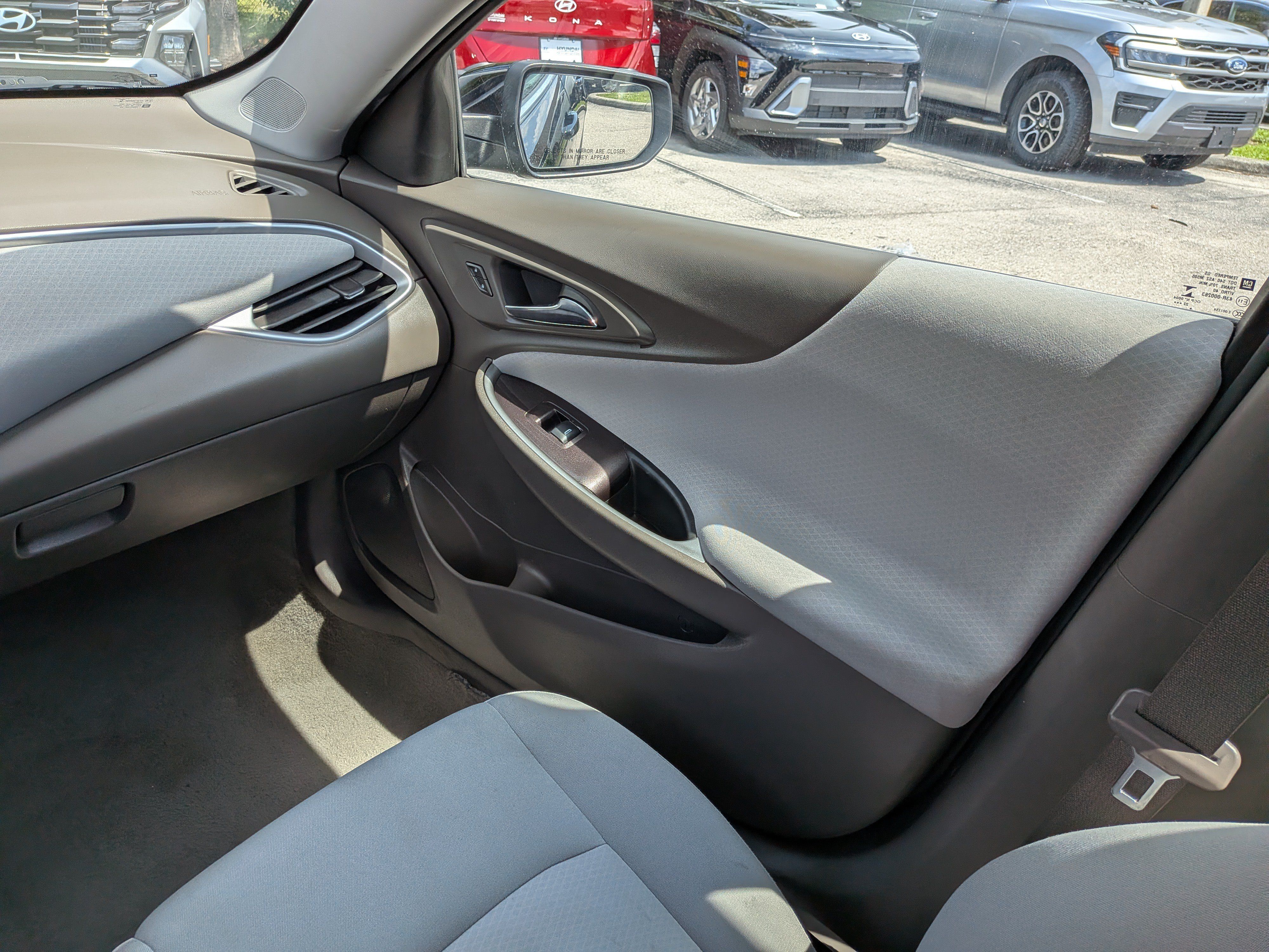 Used 2023 Chevrolet Malibu LT FWD image 17