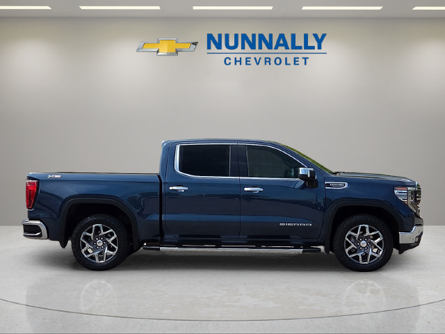 Used 2022 GMC Sierra 1500 SLT w/ SLT Premium Plus Package AWD/4WD image 6