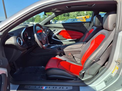 Used 2018 Chevrolet Camaro LT RWD image 22