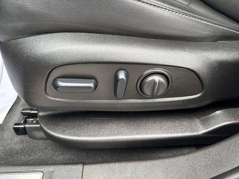 Used 2023 GMC Acadia SLT image 18