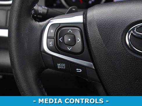 Used 2015 Toyota Camry SE image 12