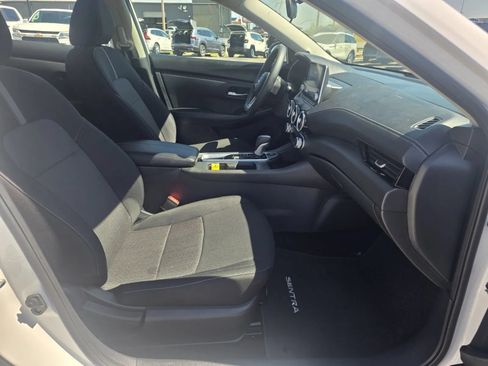 Used 2024 Nissan Sentra SV FWD image 17