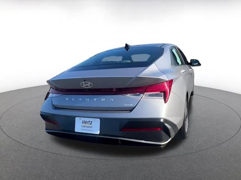 Used 2025 Hyundai Elantra Limited image 15