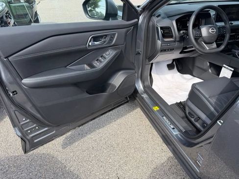 New 2026 Nissan Rogue Platinum AWD/4WD image 8