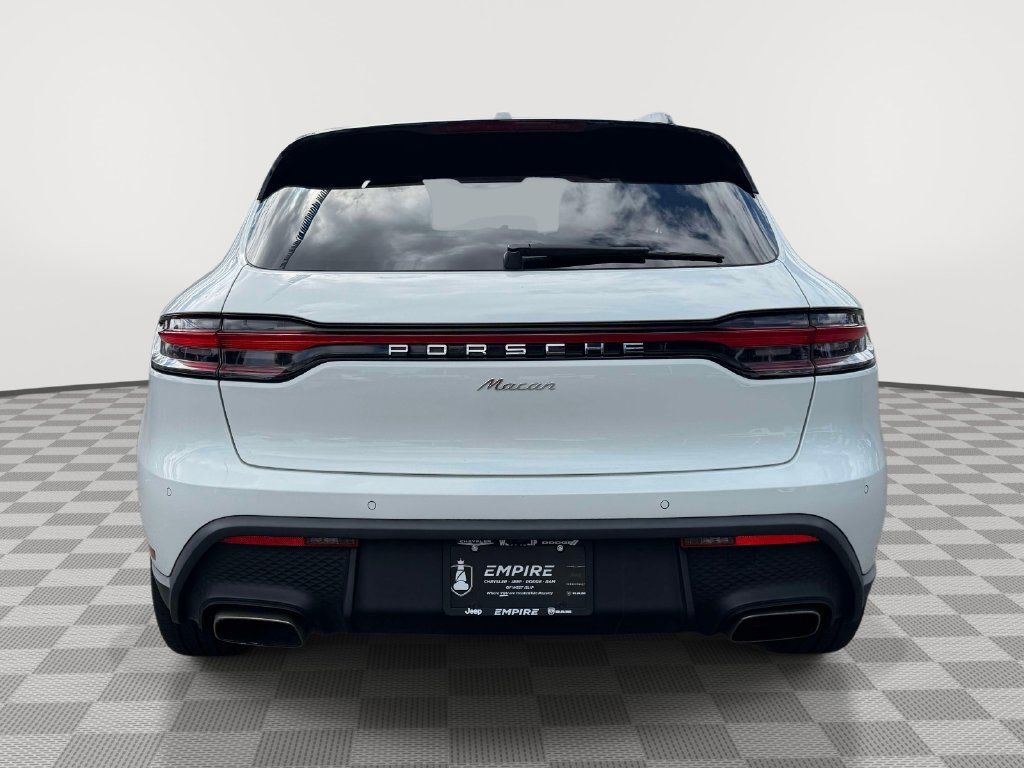 Used 2022 Porsche Macan AWD/4WD image 9