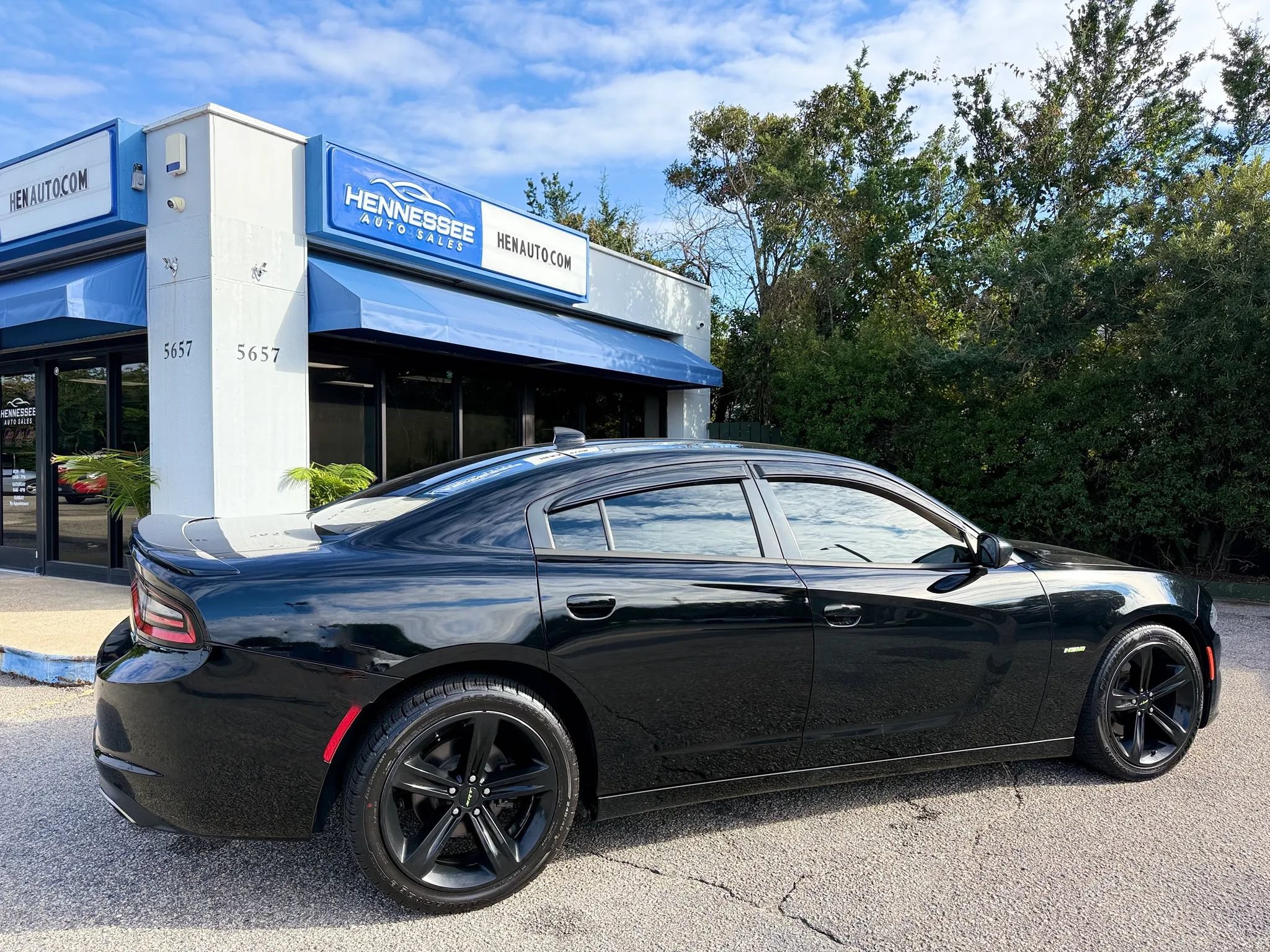 Used 2015 Dodge Charger R/T RWD image 15
