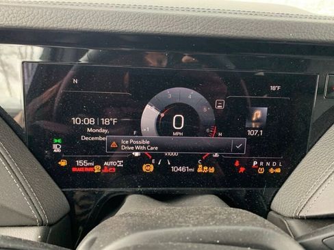 Used 2025 GMC Yukon Denali image 3