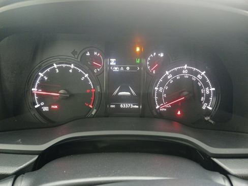 Used 2021 Toyota 4Runner SR5 Premium w/ Moonroof Package RWD image 18