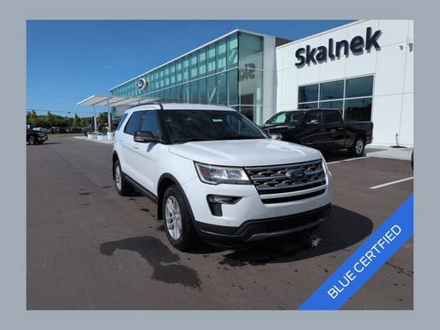 Certified 2018 Ford Explorer XLT w/ Equipment Group 202A AWD/4WD image 1