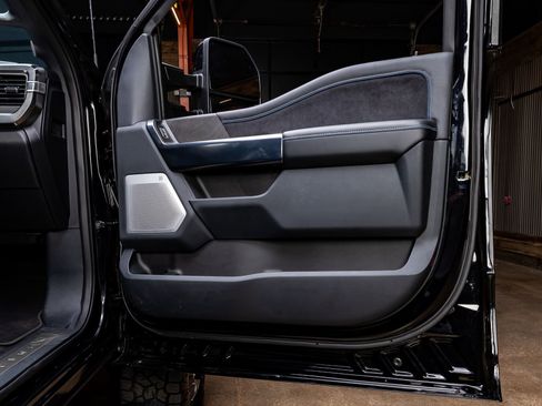 Used 2025 Ford F450 Platinum w/ FX4 Off-Road Package image 37