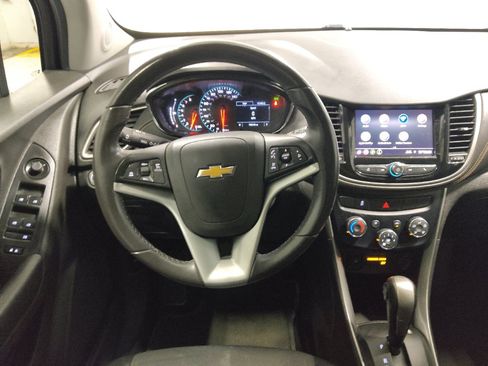 Used 2020 Chevrolet Trax LT w/ Driver Confidence Package FWD image 22