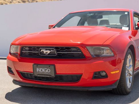 Used 2011 Ford Mustang Premium w/ 202A Rapid Spec Order Code RWD image 6