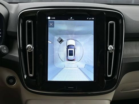 Used 2023 Volvo XC40 B5 Plus w/ Protection Package Premier AWD/4WD image 22