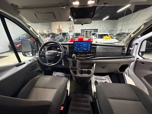 Used 2023 Ford Transit 350 XLT image 33