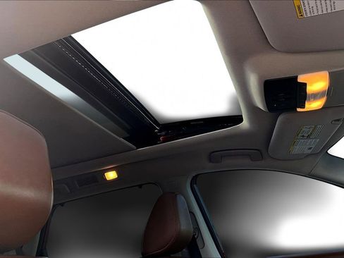 Used 2023 Nissan Pathfinder Platinum image 29