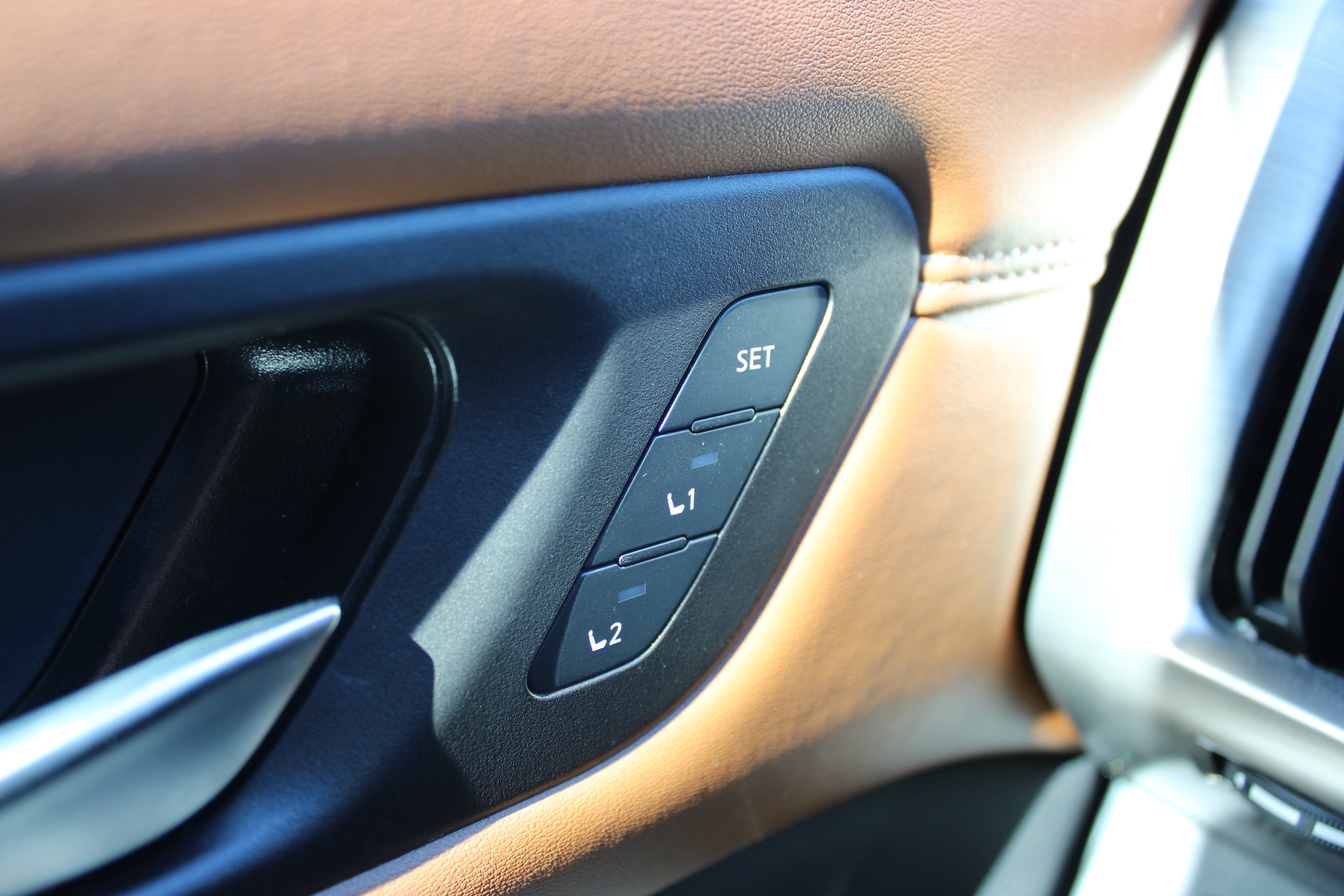 Certified 2024 Nissan Pathfinder Platinum AWD/4WD image 35