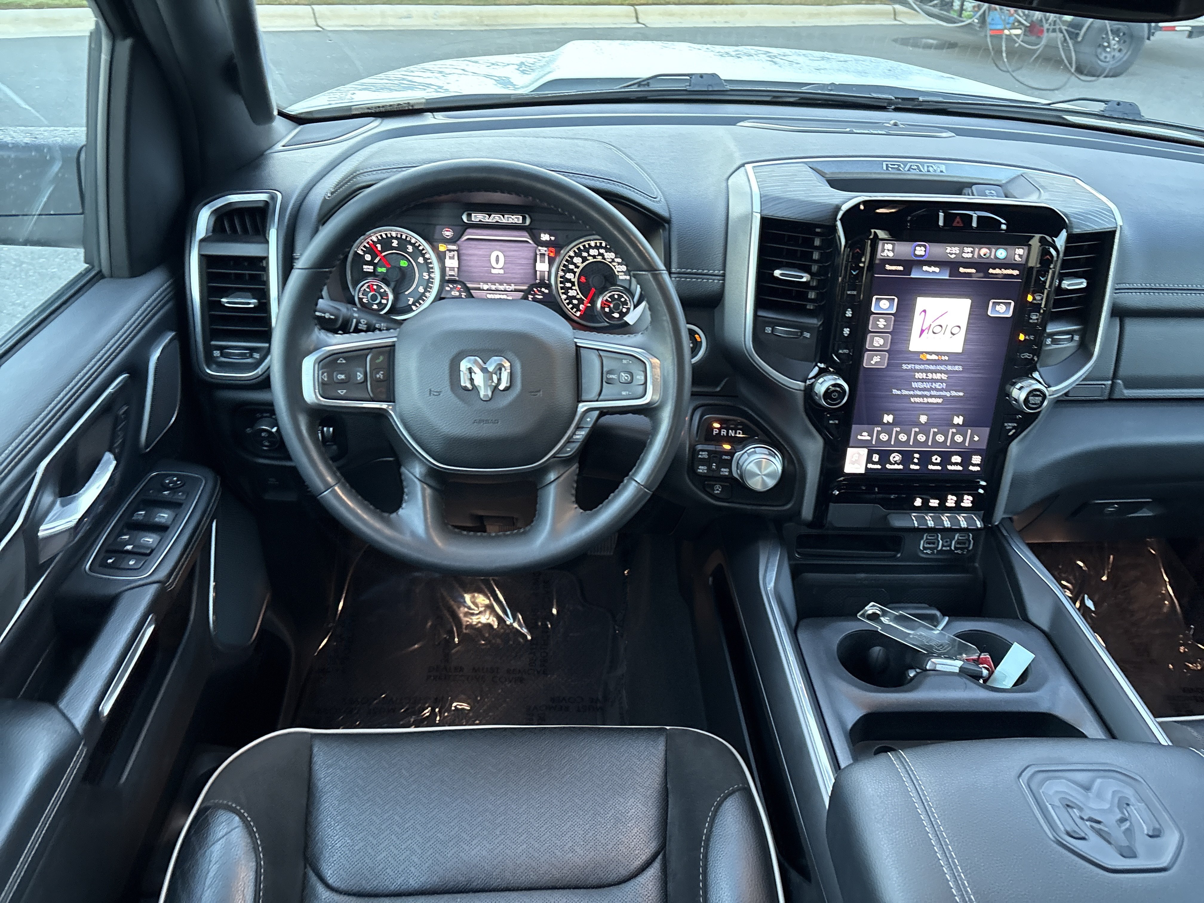 Used 2023 RAM 1500 Laramie AWD/4WD image 19